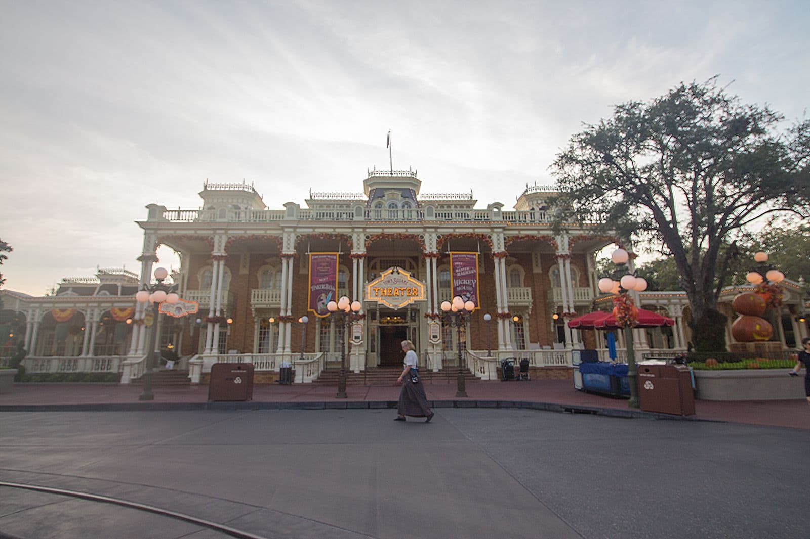 Town Square Theater
