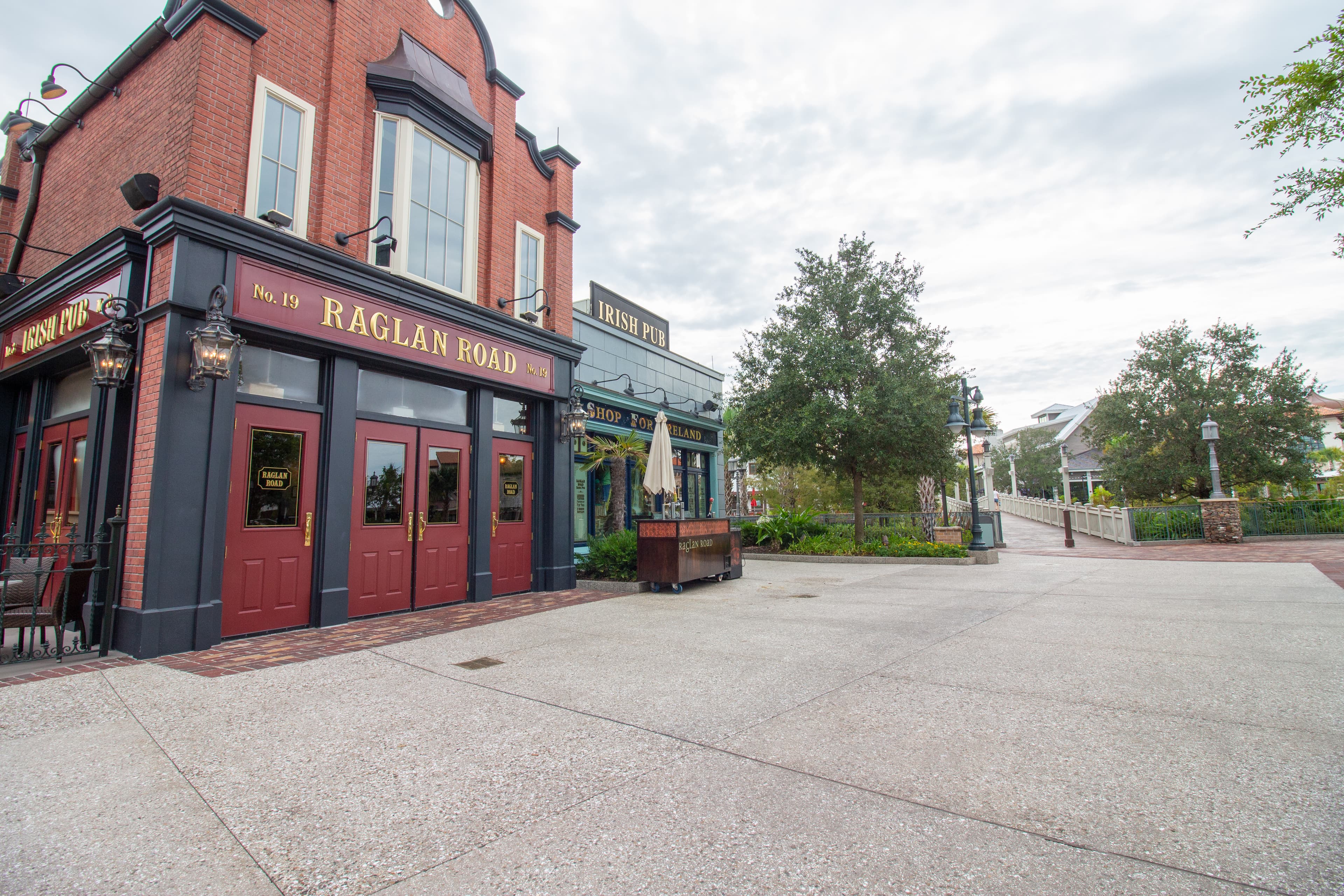 Raglan Road Irish Pub