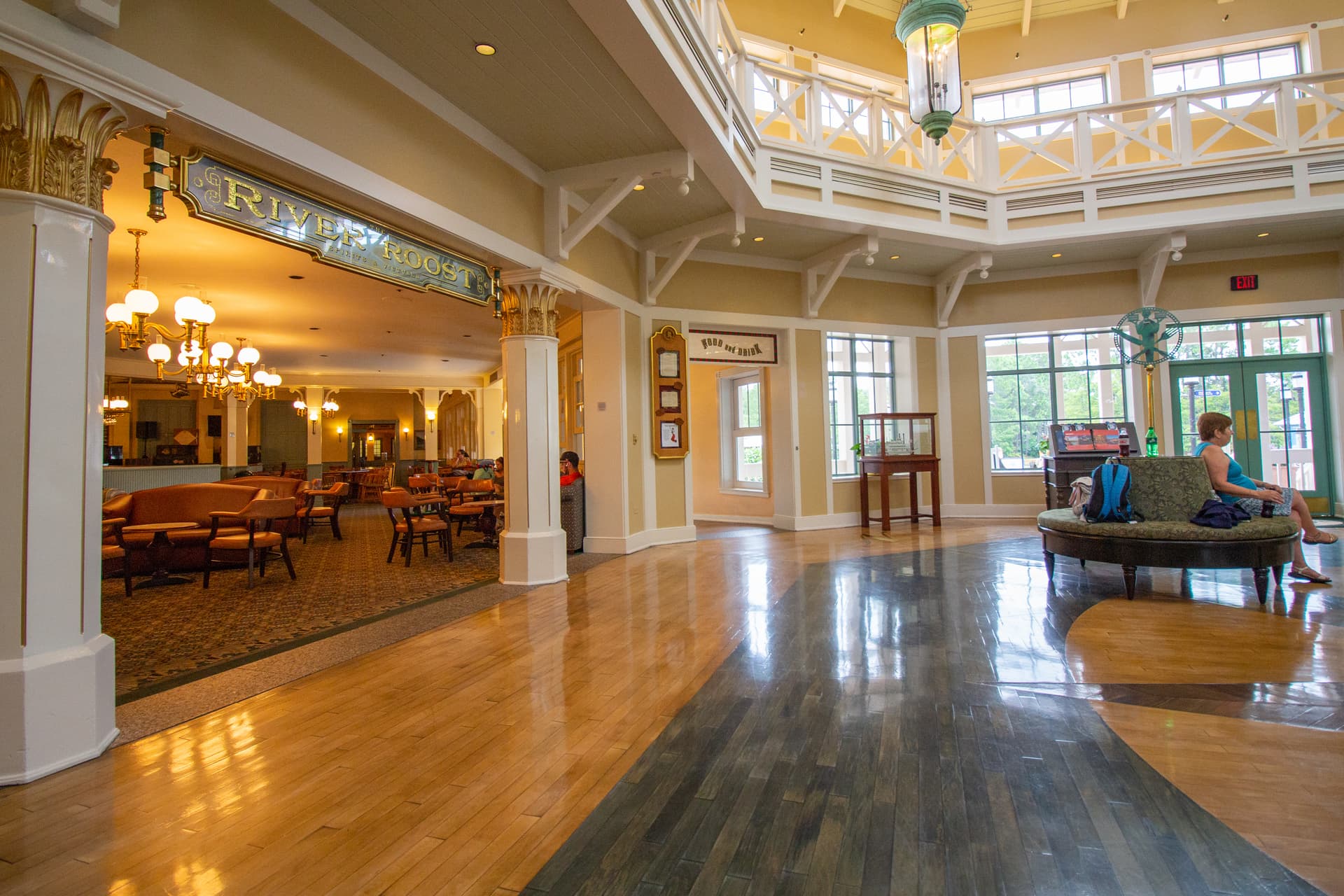 River Roost Lounge