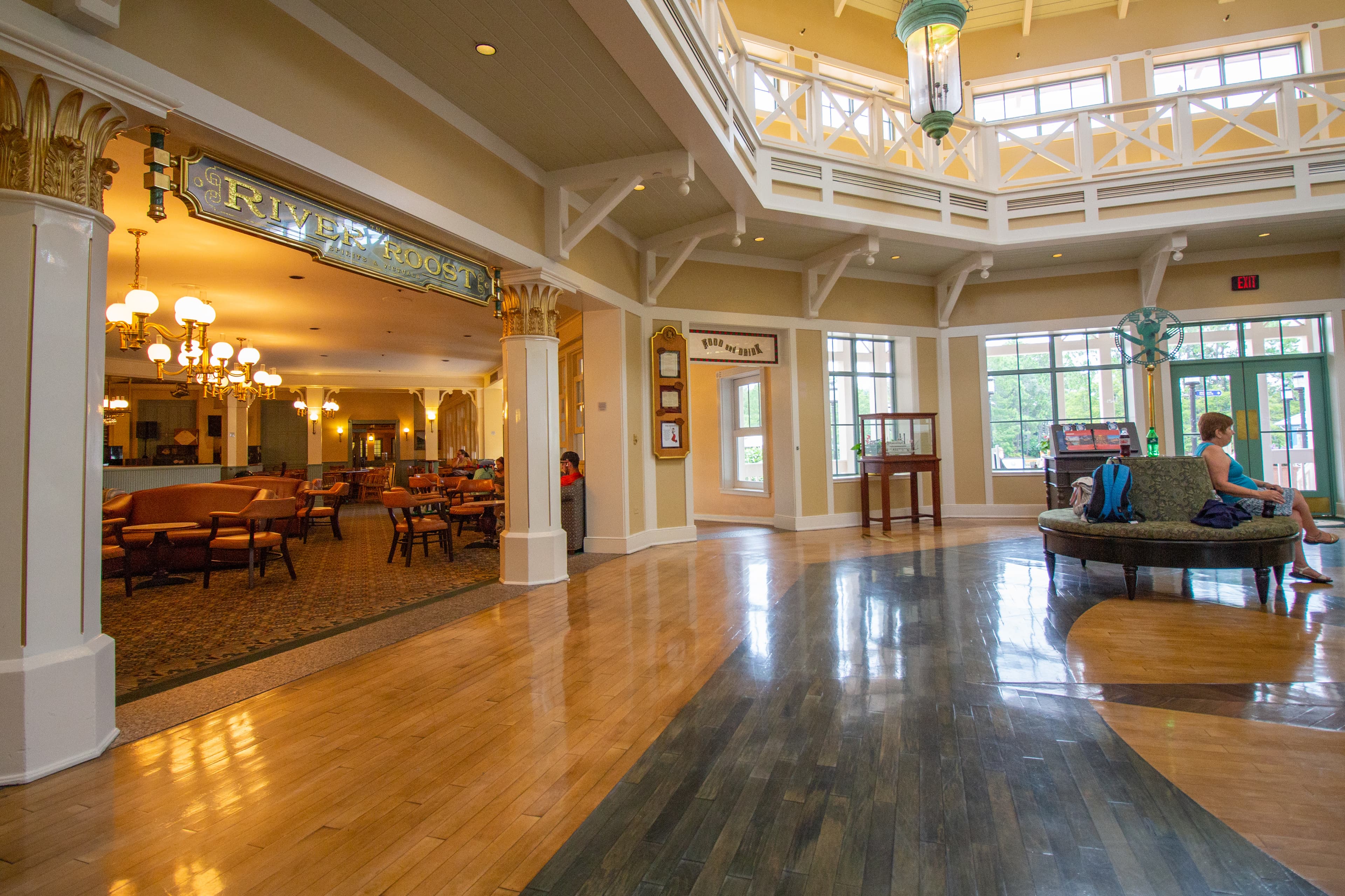 River Roost Lounge