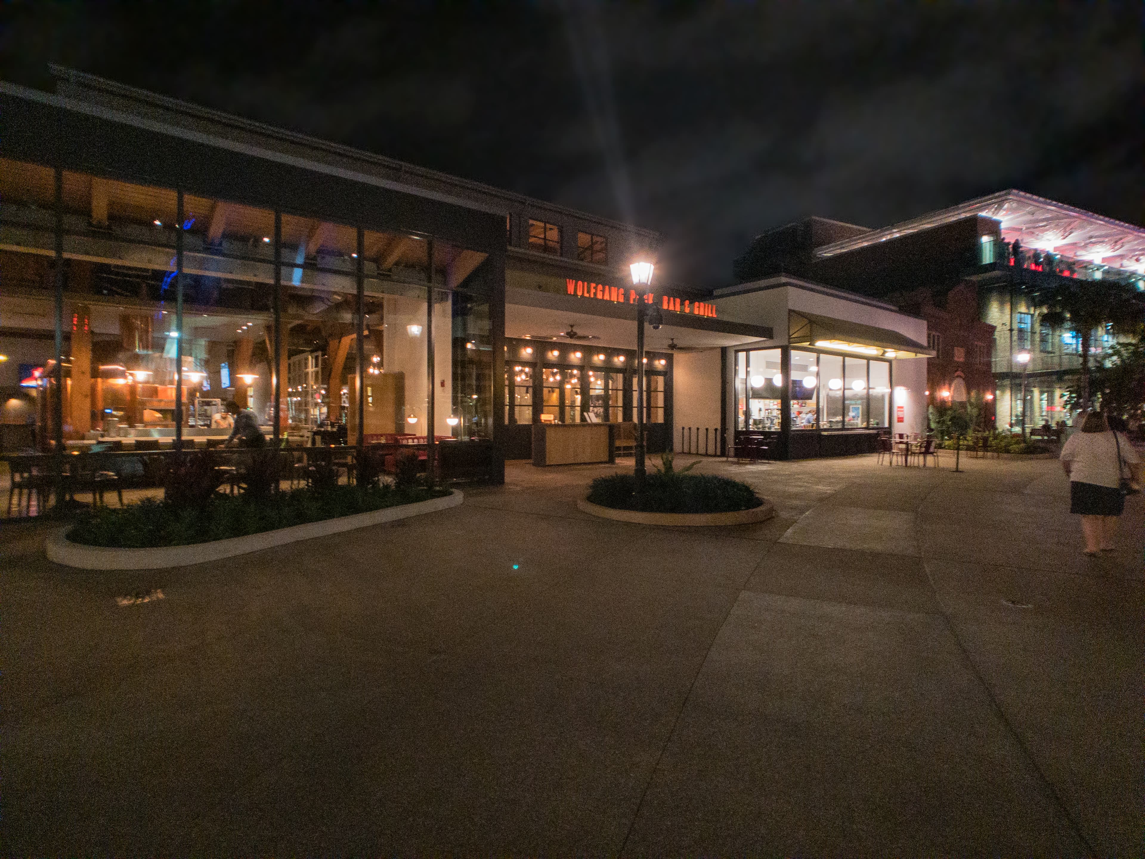 Wolfgang Puck Bar & Grill